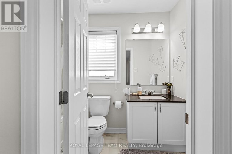 28616419/526-alcor-terrace/half-moon-bay/ottawa/ontario/K2J6N6_26