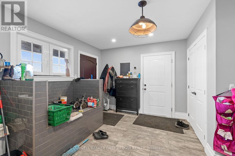 28712061/14100-concession-1-2-road/north-stormont-finch-twp/north-stormont/ontario/K0C1K0_19