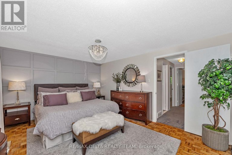28632768/61-valewood-crescent/blackburn-hamlet/ottawa/ontario/K1B4G1_15