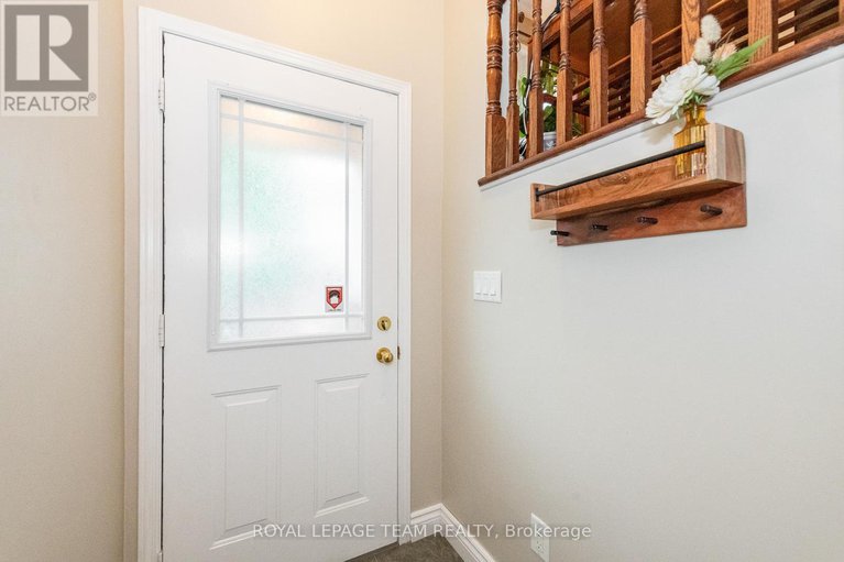 28579289/126-wharhol-private/westcliffe-estates/ottawa/ontario/K2H1G6_5
