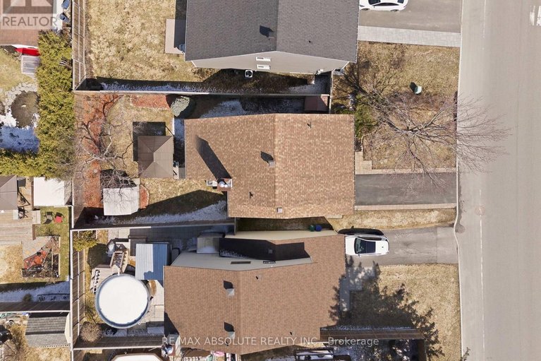 29579174/1594-st-georges-street/bilberry-creekqueenswood-heights/ottawa/ontario/K1E2M9_35