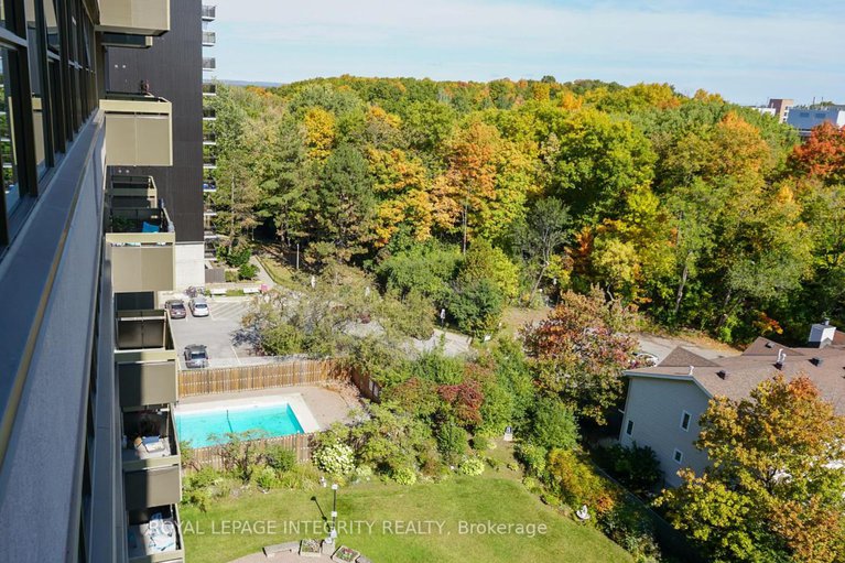 28913504/1008-555-brittany-drive/viscount-alexander-park/ottawa/ontario/K1K4C5_13