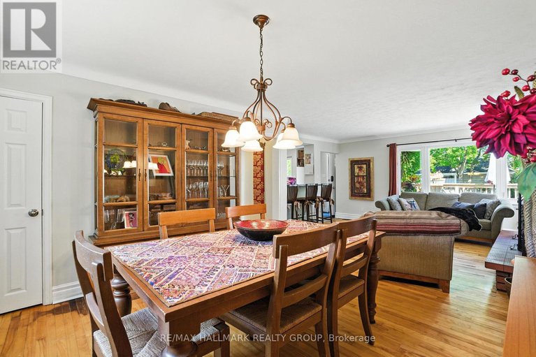 28649205/487-wolffdale-crescent/overbrookcastle-heights/ottawa/ontario/K1K1N6_15
