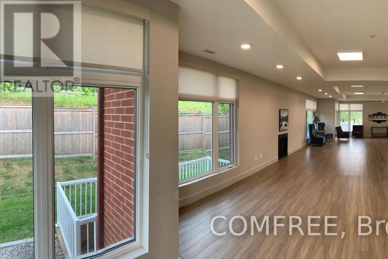 28417378/819-tewin-circle/camelot/ottawa/ontario/K4A1K2_26