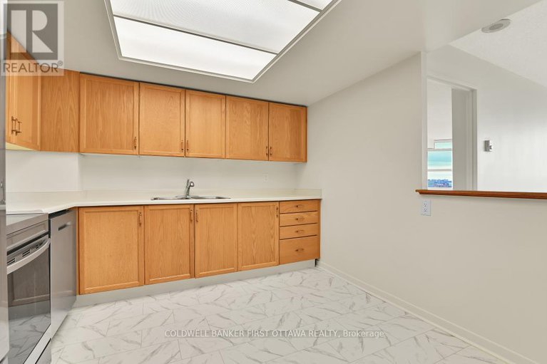 28180753/1601-1510-riverside-drive/riverview-park/ottawa/ontario/K1G4X5_13