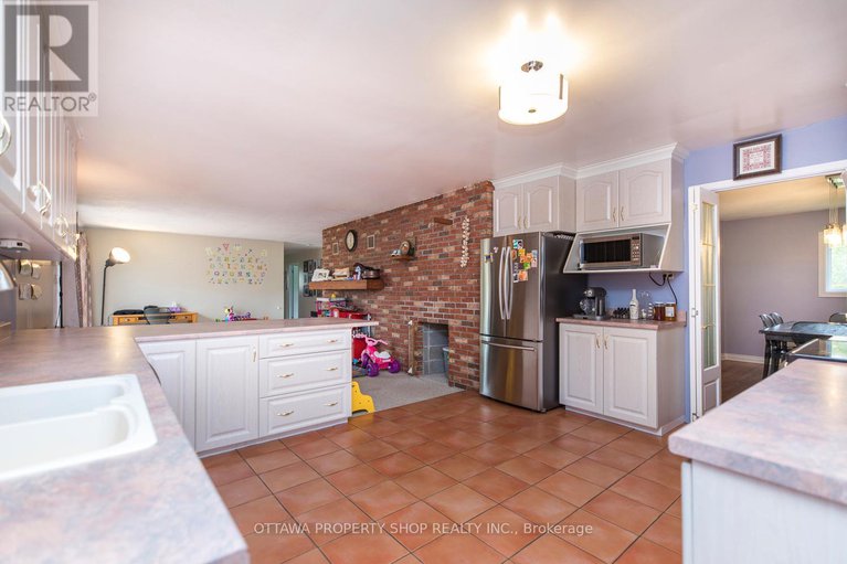 28818668/2428-greys-creek-road/osgoode-twp-north-of-reg-rd-6/ottawa/ontario/K4P1N7_10