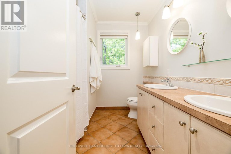 28439323/5455-west-river-drive/manotick-long-island-nicholls-island/ottawa/ontario/K4M1G7_29
