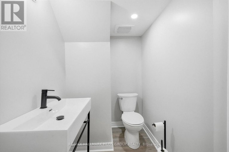 29397813/274-shinleaf-crescent/mer-bleuebradley-estatesanderson-park/ottawa/ontario/K1W0J2_27