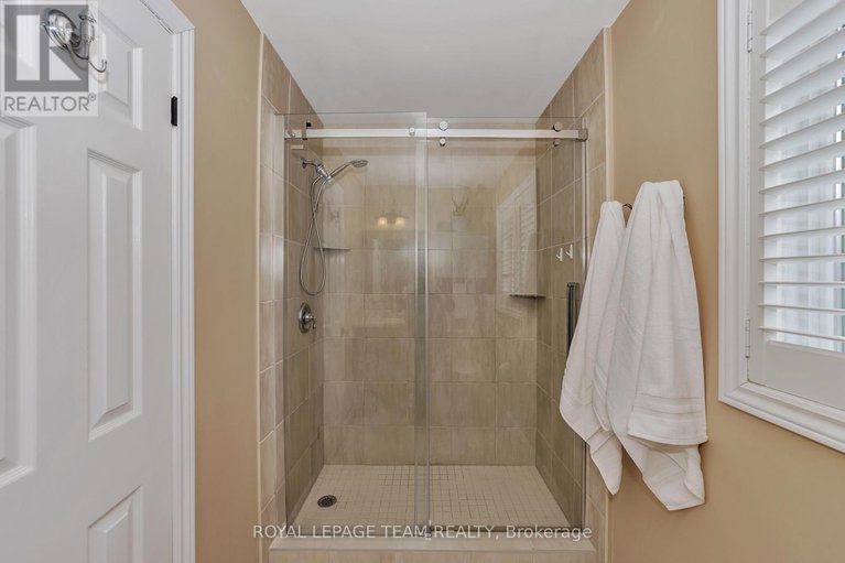 28266949/129-ridgeview-drive/carp/ottawa/ontario/K0A1L0_24