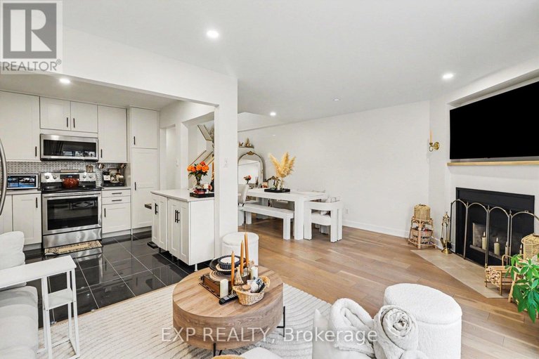 29593810/358-valade-crescent/fallingbrookpineridge/ottawa/ontario/K4A2V7_8