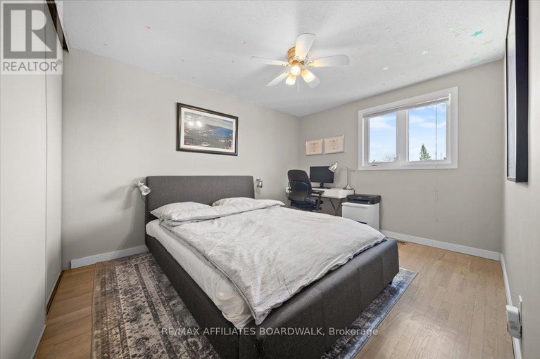 28416743/423-viewmount-drive/borden-farmstewart-farmcarleton-heightsparkwood-hills/ottawa/ontario/K2E7P1_35
