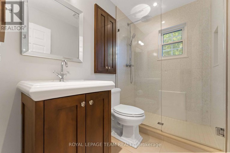 28943103/60-vaan-drive/merivale-gardens/ottawa/ontario/K2G0C9_24