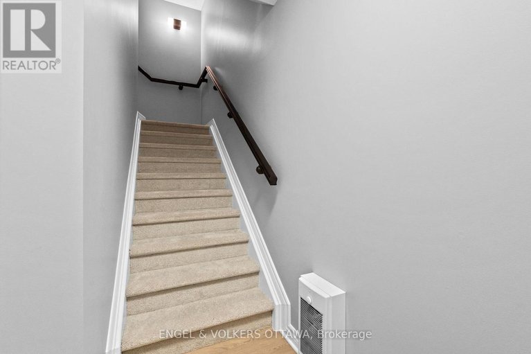 29165857/42-261-titanium-private/convent-glen-north/ottawa/ontario/K1C0A5_5