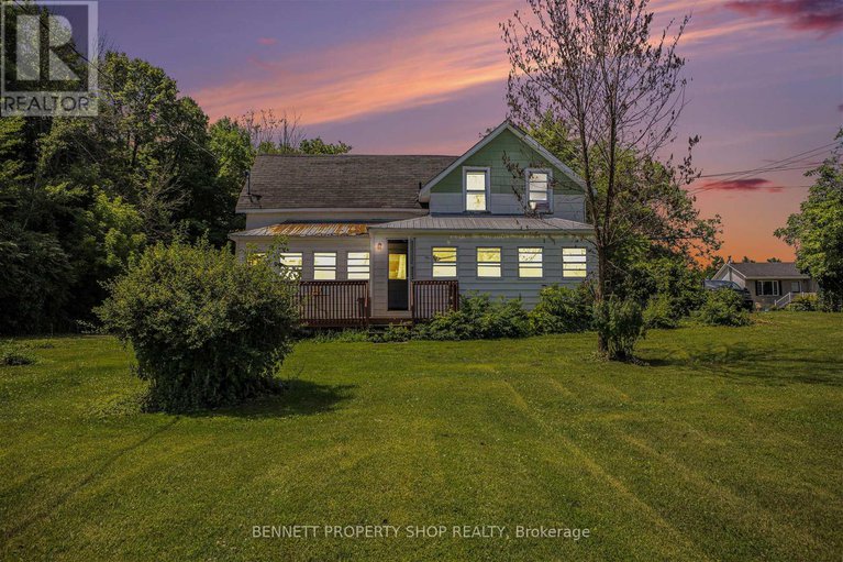 28614640/145-sarah-street-e/mcnabbraeside-twps/mcnabbraeside/ontario/K0A1G0_23