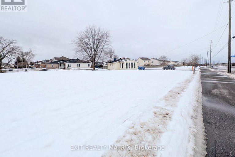27992134/1632-trim-road/fallingbrookpineridge/ottawa/ontario/K4A3P8_16