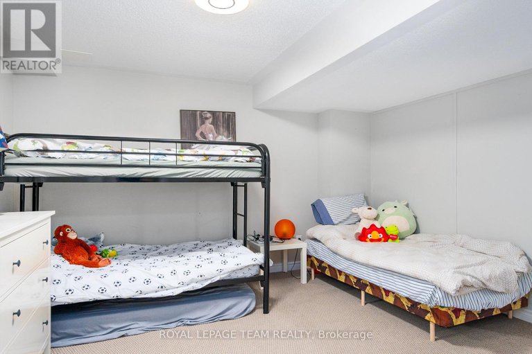 28163521/12-knockaderry-crescent/half-moon-bay/ottawa/ontario/K2C3H2_39