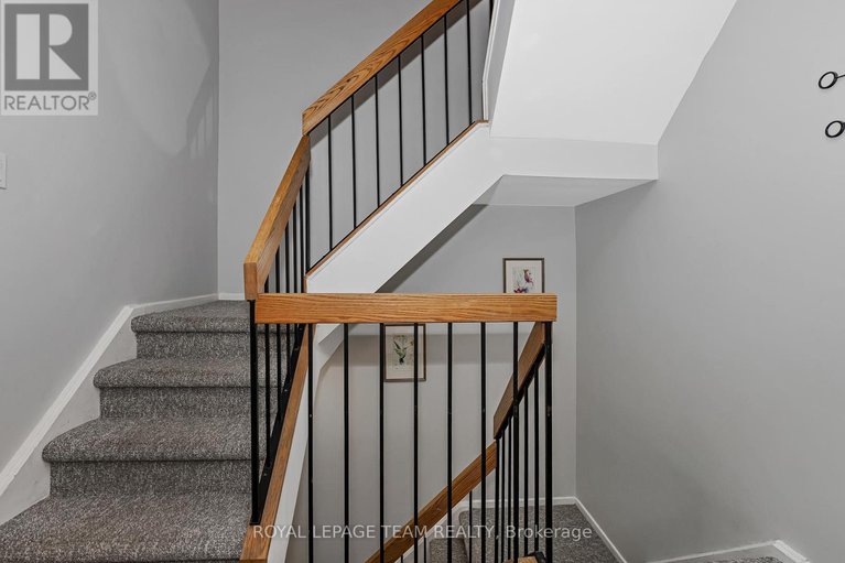 28918766/1095-ambleside-drive/woodroffe/ottawa/ontario/K2B8E2_19