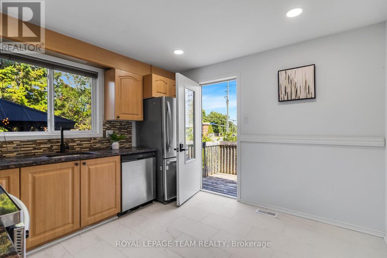 28858283/2-brookhaven-court/leslie-park/ottawa/ontario/K2H9E3_15