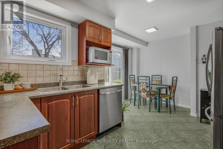 29666462/641-apollo-way/fallingbrookpineridge/ottawa/ontario/K4A1T5_16