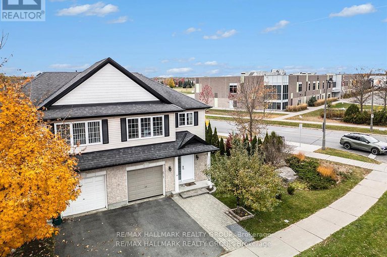 29053447/4220-kelly-farm-drive/blossom-parkkemp-parkfindlay-creek/ottawa/ontario/K1T0A5_28