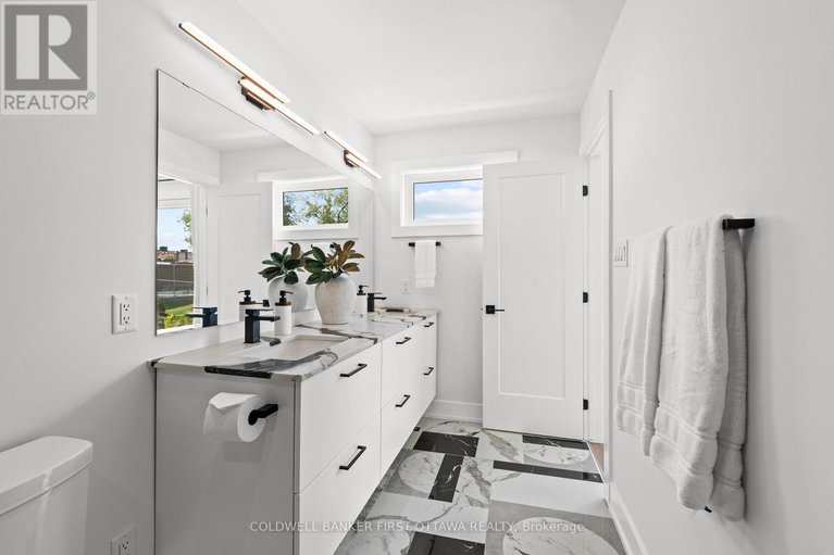 29318480/c-238-lebreton-street-n/west-centre-town/ottawa/ontario/K1R7J3_31