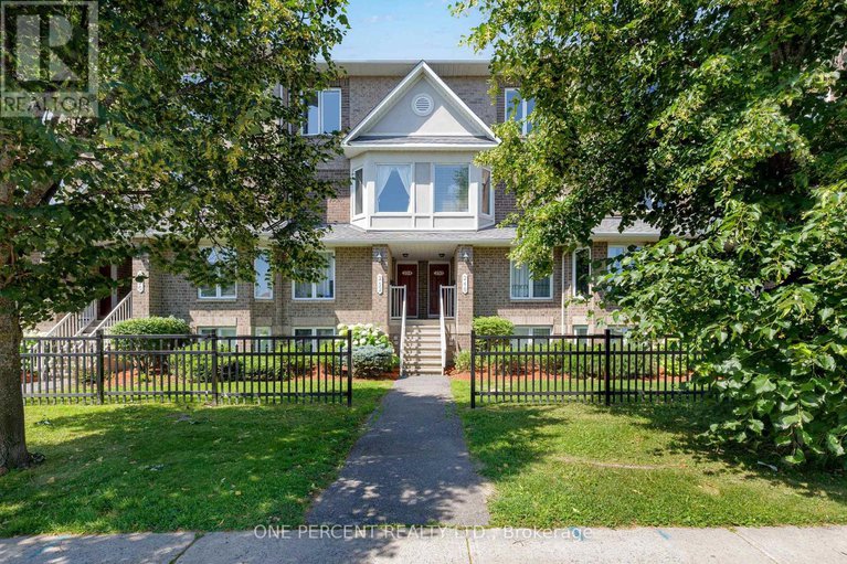 3 - 250 Cresthaven Drive