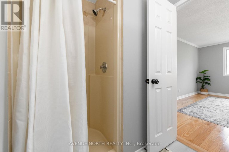 29255600/2-chickasaw-crescent/bridlewood/ottawa/ontario/K2M1M3_32