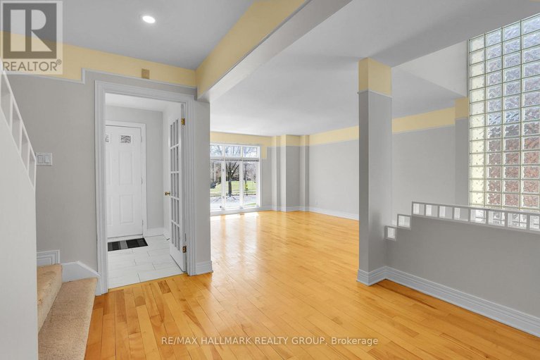 28244394/303-sherwood-drive/civic-hospital/ottawa/ontario/K1Y3W7_7