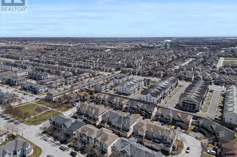 28223631/1028-pampero-crescent/stittsville-north/ottawa/ontario/K2S0N4_36