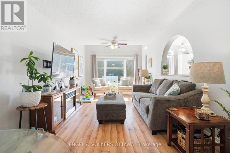 29570905/1092-brasseur-crescent/fallingbrookgardenway-south/ottawa/ontario/K4A5A1_10