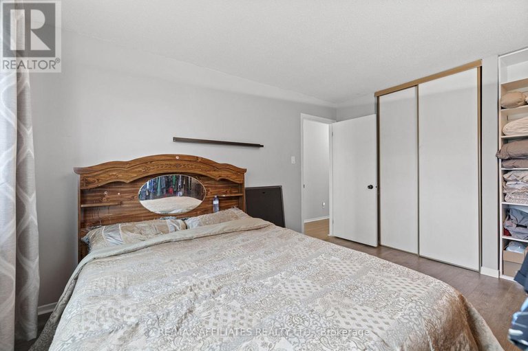 28295817/43-bluegrass-drive/bridlewood/ottawa/ontario/K2M1G2_22