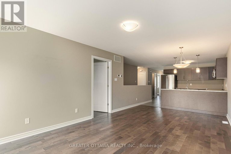 28597468/18-morgan-clouthier-way/arnprior/arnprior/ontario/K7S0K1_8