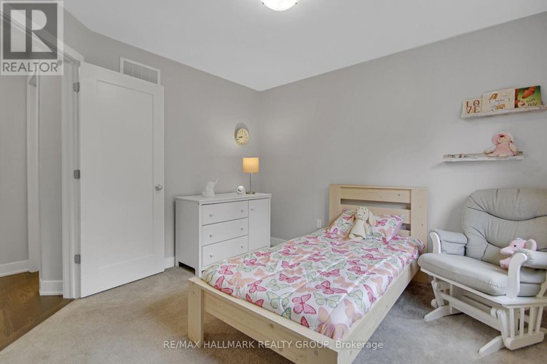 28577155/648-robert-street/town-of-rockland/clarence-rockland/ontario/K4K1E8_40