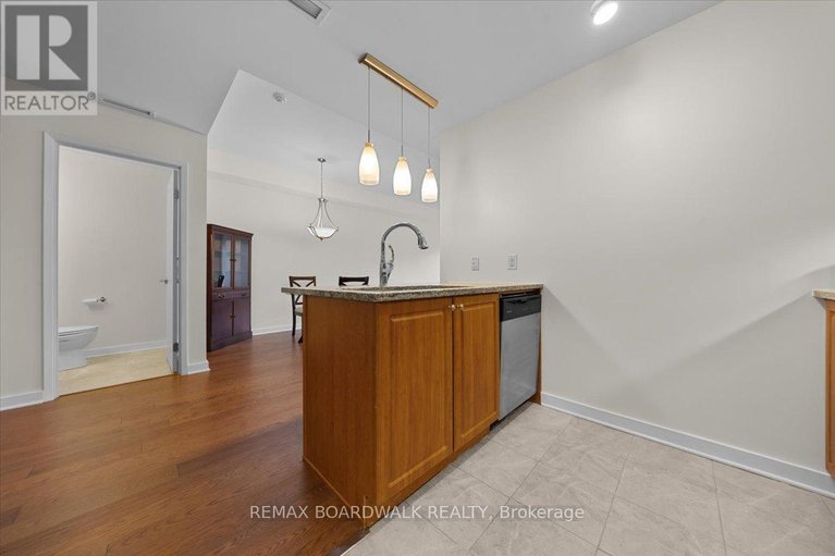 29684345/506-310-centrum-boulevard/bilberry-creekqueenswood-heights/ottawa/ontario/K1E0A3_8