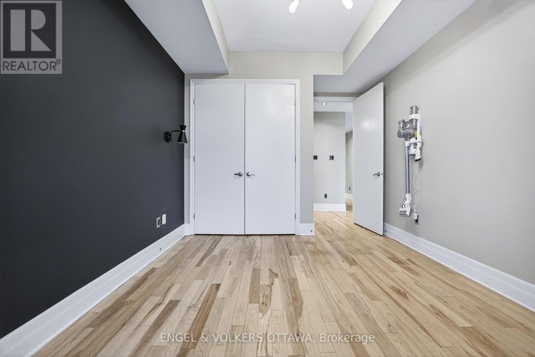 29609712/410-327-breezehill-avenue-s/west-centre-town/ottawa/ontario/K1Y1R6_25