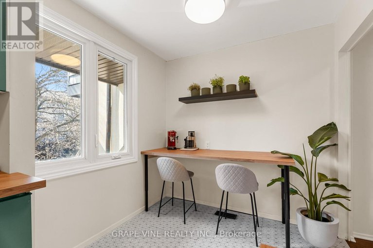 28257393/29-655-richmond-road/woodroffe/ottawa/ontario/K2A3Y3_18
