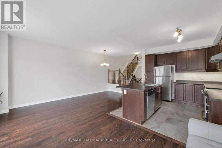 28420160/1022-cobble-hill-drive/cedargrovefraserdale/ottawa/ontario/K2J0J7_8