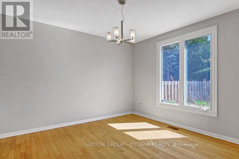 29636036/38-beaver-ridge/city-viewskylinefisher-heightsparkwood-hills/ottawa/ontario/K2E6C7_16