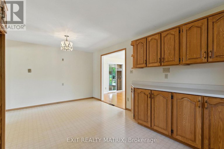 28525668/26-farmers-avenue/vankleek-hill/champlain/ontario/K0B1R0_15