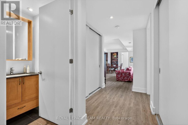 29517310/220-7-marquette-avenue/vanier/ottawa/ontario/K1L8A7_31