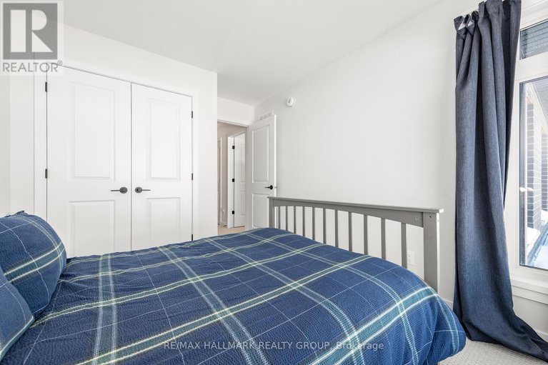 29405995/2260-copperhead-street/mer-bleuebradley-estatesanderson-park/ottawa/ontario/K1W4W6_36