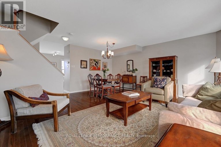 29550912/175-arcola-private/overbrookcastle-heights/ottawa/ontario/K1K4W9_7