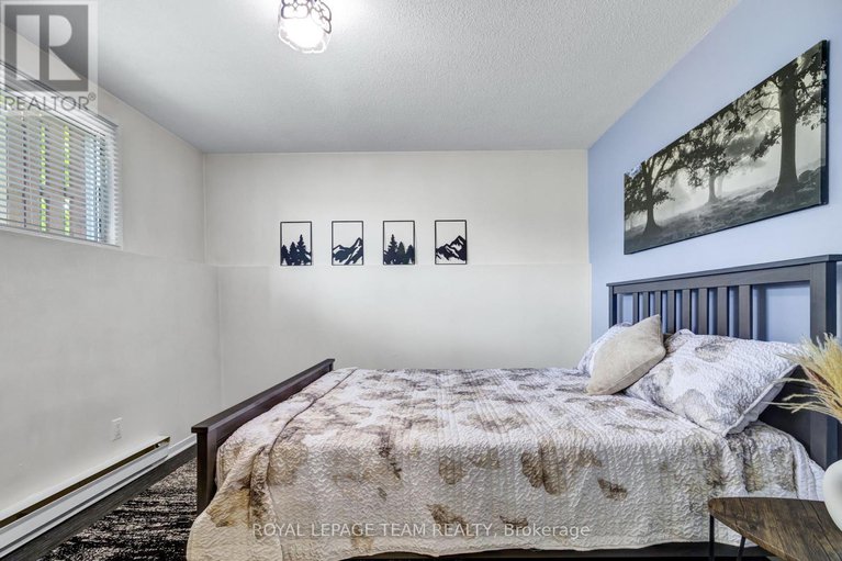 28449355/l-5-banner-road/sheahan-estatestrend-village/ottawa/ontario/K2H8T3_21