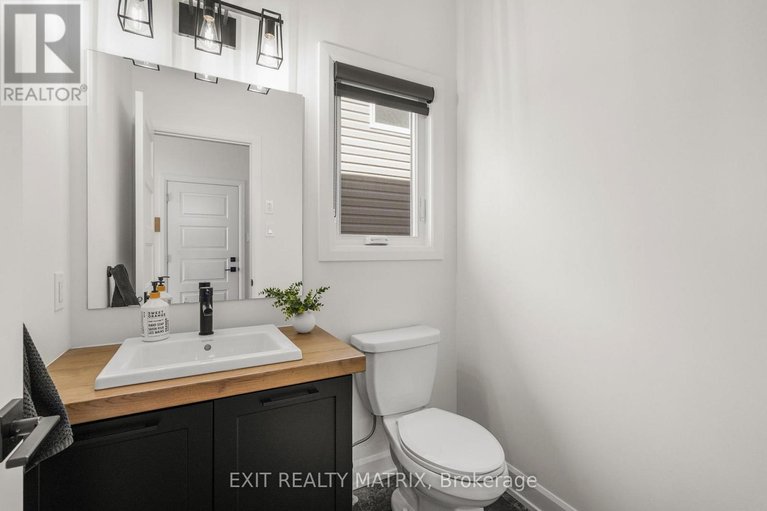 29640036/1200-montblanc-crescent/embrun/russell/ontario/K0A1W0_5