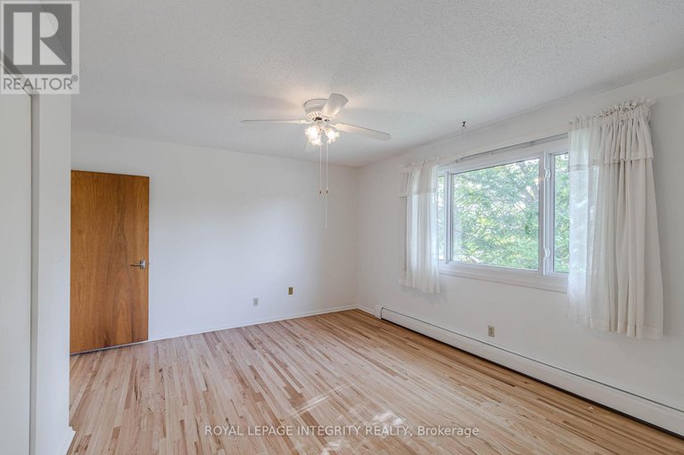 28882629/135-desmond-avenue/glencairnhazeldean/ottawa/ontario/K2L1E8_24