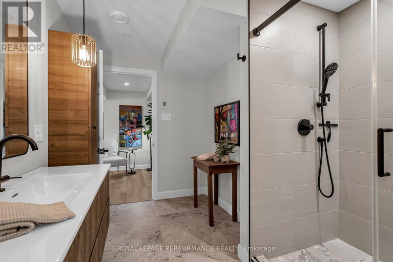 28627551/4-matthew-kieran-crescent/long-sault/south-stormont/ontario/K0C1P0_38