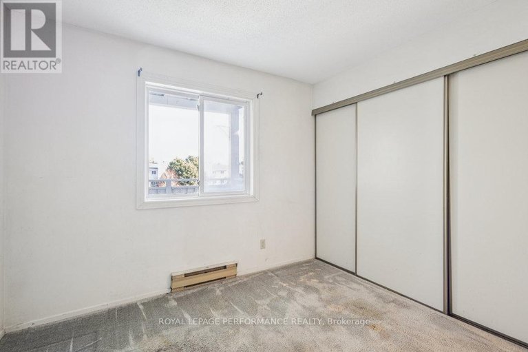 29052413/205-266-lorry-greenberg-drive/hunt-club-parkgreenboro/ottawa/ontario/K1T3J9_18