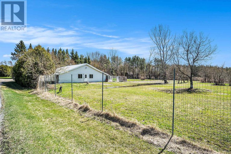 28244627/3383-champlain-street/clarencerockland-twp/clarence-rockland/ontario/K0A1E0_39