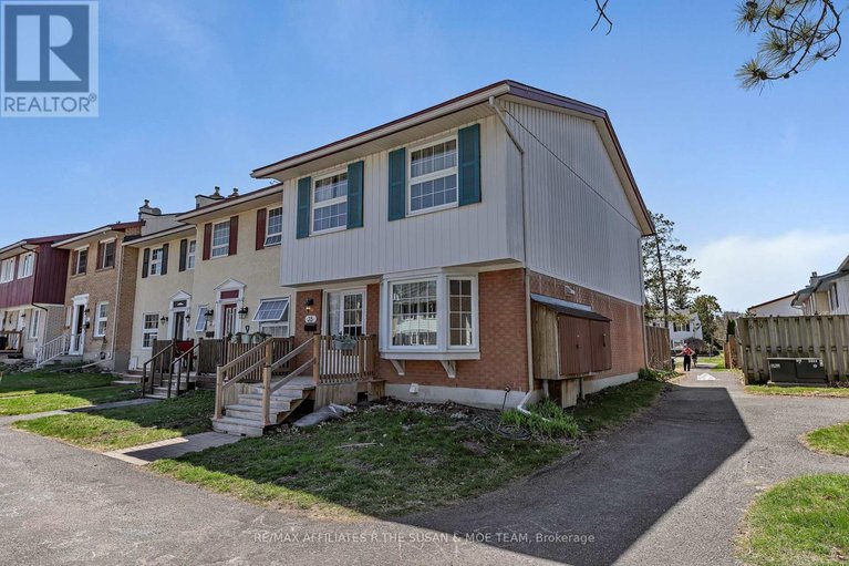 29682190/35-monterey-drive/leslie-park/ottawa/ontario/K2H7A9_2