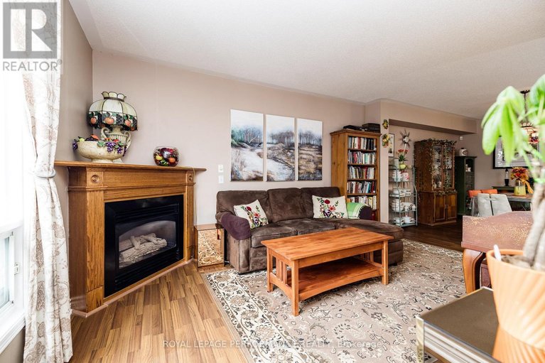 29622959/1893-hennessy-crescent/fallingbrookgardenway-south/ottawa/ontario/K4A3X8_9